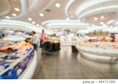 Abstract blur and defocused supermarket in department store for shopping 46471389