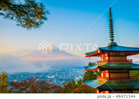Beautiful landscape of mountain fuji with chureito pagoda around maple leaf tree in autumn season 46471544