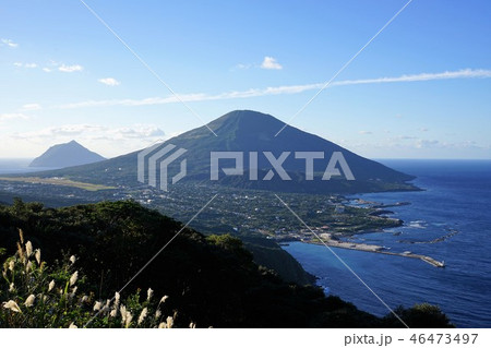 ひこうき雲と八丈島-登龍峠からの眺め 2018 ひこうき雲と八丈島-登龍峠からの眺め 2018 46473497