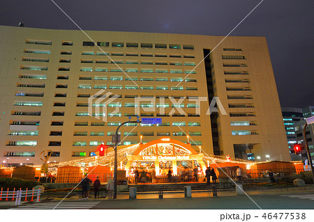 夜の福岡市市役所　福岡県福岡市中央区天神1丁目8-1　天神クリスマスマーケット 46477538