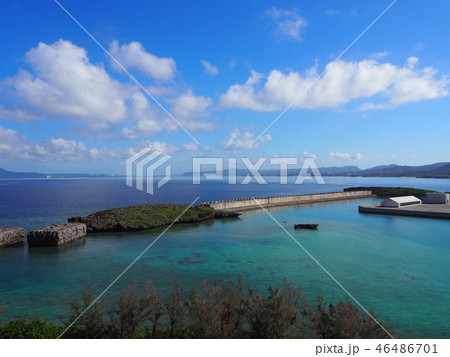 秋の沖縄の海 46486701