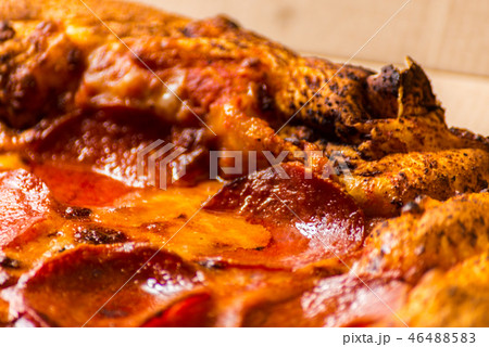 Close up on delicious pizza in cardboard 46488583