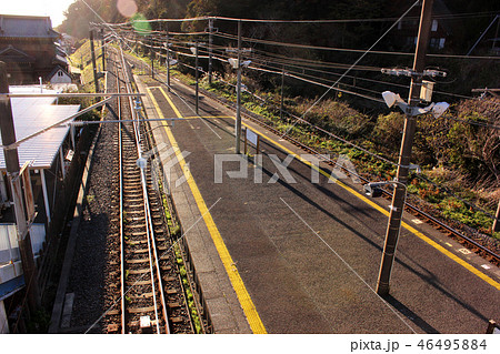跨線橋から見た外房線鵜原駅のホーム(3) 跨線橋から見た外房線鵜原駅のホーム(3) 46495884