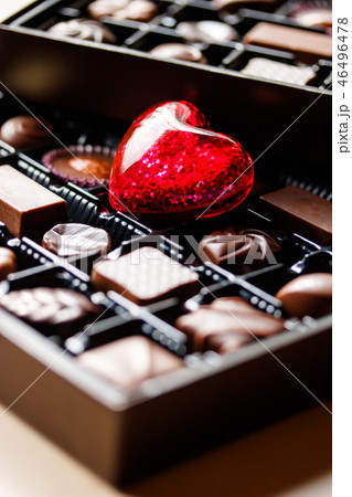 チョコレートの上のハート チョコレートの上のハート 46496478