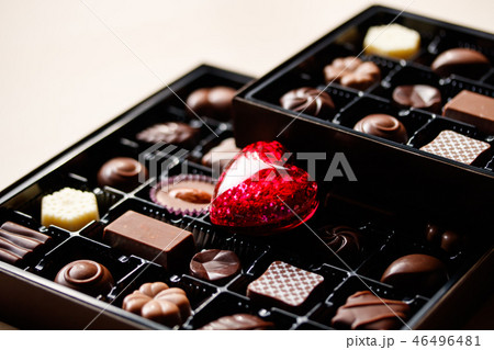 チョコレートの上のハート チョコレートの上のハート 46496481