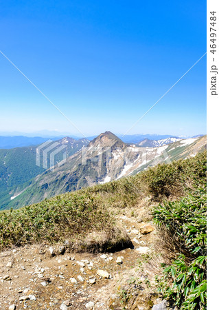 春の谷川岳登山 天神尾根ルートより俎嵓方面を望む の写真素材