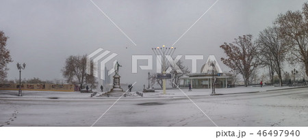 Snowy morning in Odessa, Ukraine 46497940