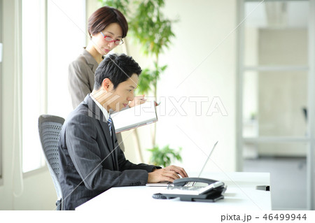 ビジネスシーン ビジネスシーン 46499944