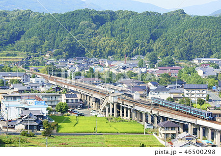 内子駅を発車する2000系気動車:特急「宇和海」 内子駅を発車する2000系気動車:特急「宇和海」 46500298