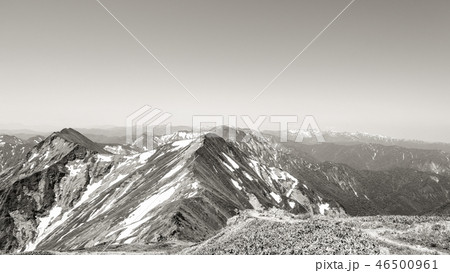 春の谷川岳登山 (天神尾根ルートより俎嵓・オジカ沢の頭・万太郎山・苗場山を望む) 春の谷川岳登山 (天神尾根ルートより俎嵓・オジカ沢の頭・万太郎山・苗場山を望む) 46500961