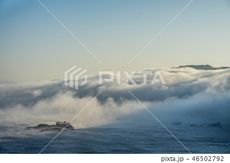 雲海に包まれる竜宮城 後ヶ島 雲海に包まれる竜宮城 後ヶ島 46502792