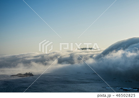 雲海に包まれる竜宮城　後ヶ島 46502825