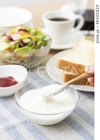 朝食ヨーグルト 46505829