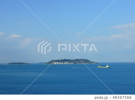秋の響灘に浮かぶ島々 46507566