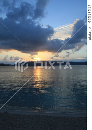 古座間味ビーチ　日の出　風景 46513517