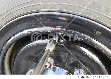 タイヤバルブキャップドライバー 46517922