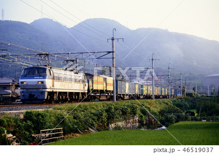 1994年 EF66113ピギーバックコンテナ貨物列車の写真素材 [46519037] - PIXTA