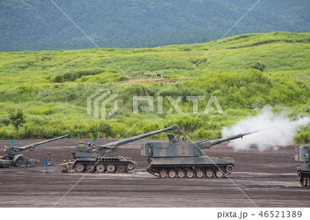 203mm自走榴弾砲と99式自走155mmりゅう弾砲 203mm自走榴弾砲と99式自走155mmりゅう弾砲 46521389