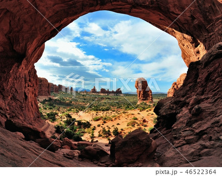 Double arch 46522364