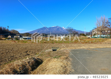 『八ヶ岳 冬』山梨県 北杜市立 秋田小学校 付近 46523025
