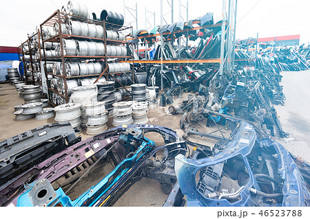 Auto parts market. Auto parts market. 46523788