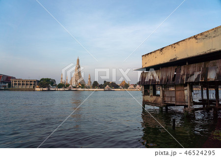 タイ・バンコクのワット・アルン寺院 タイ・バンコクのワット・アルン寺院 46524295