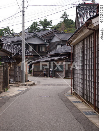 日本　集落　伝建地区　路地　井戸端会議 46526235