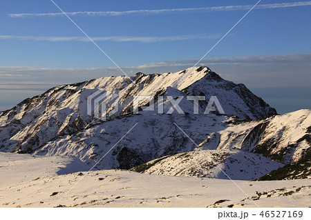 室堂から見た奥大日岳と雪原（富山県、室堂より撮影） 46527169