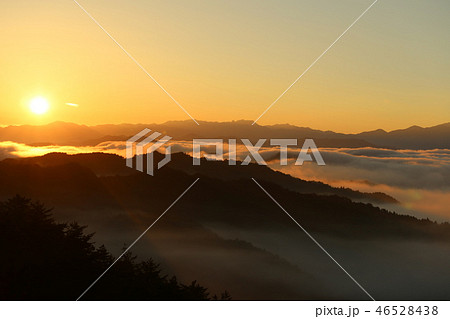 野迫川村の雲海 野迫川村の雲海 46528438