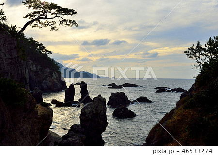 青海島夕暮れ 46533274