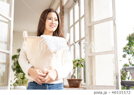 洗濯物 女性 洗濯物 女性 46535572