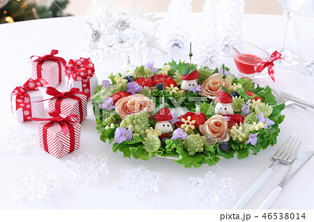 クリスマスリースサラダ 46538014