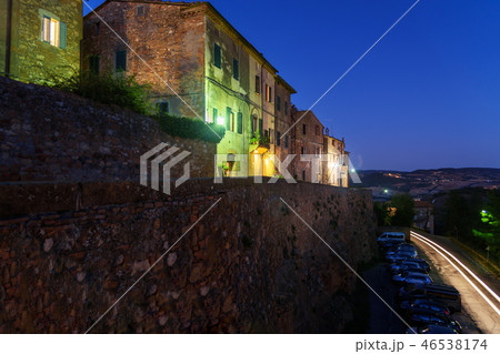 View houses and city wall at night. Pienza. Tuscay 46538174
