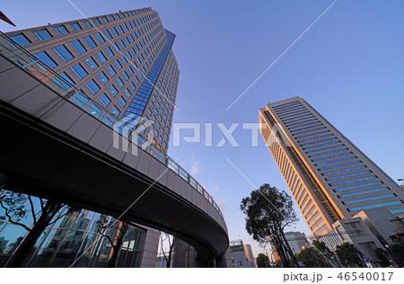 日本の横浜都市景観 横浜銀行本店ビル(左)や三菱重工横浜ビルなどを望む 日本の横浜都市景観 横浜銀行本店ビル(左)や三菱重工横浜ビルなどを望む 46540017