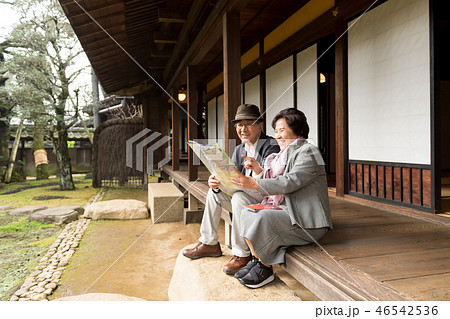 シニア夫婦、旅行、仲良し シニア夫婦、旅行、仲良し 46542536