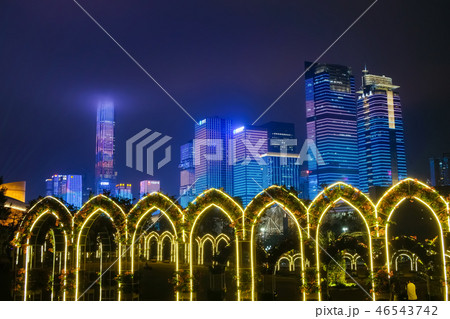 深セン市福田区 蓮花山公園からの夜景 46543742