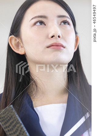 女の子　涙　卒業 46549497