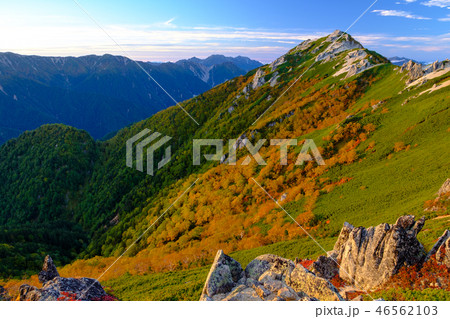 紅葉の燕岳 46562103