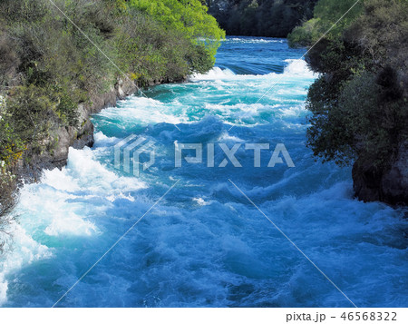 Fuka Falls, New Zealand / ニュージーランド・フカ滝 46568322