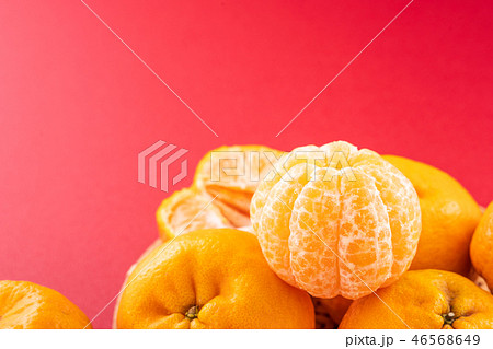 オレンジ色 オレンジ 橙 46568649