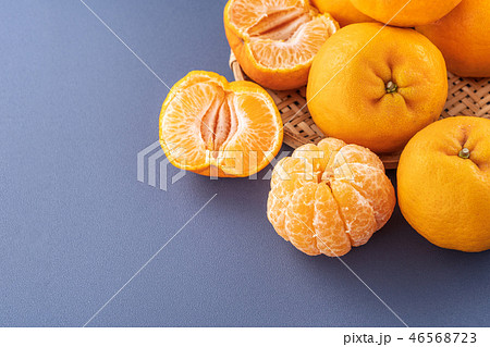 オレンジ色 オレンジ 橙 46568723