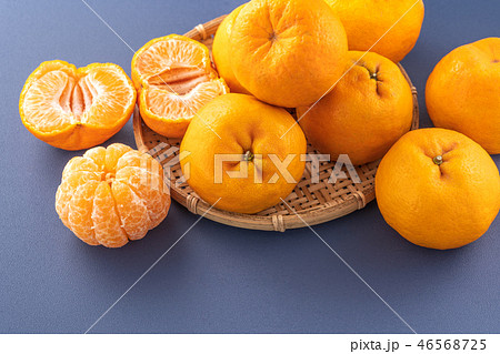 オレンジ色 オレンジ 橙 46568725