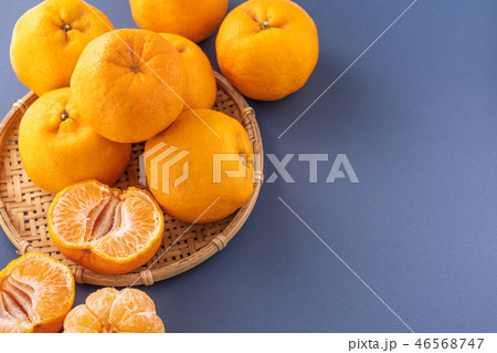 オレンジ色 オレンジ 橙 46568747