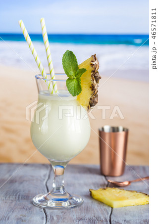 Cold pina colada cocktail 46571811