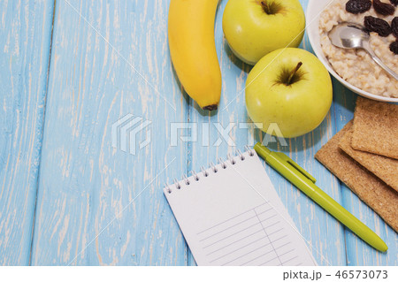 Healthy Breakfast. Oatmeal with raisins  46573073