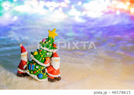 クリスマスイメージ クリスマスツリー サンタクロース イルミネーション 玉ボケ クリスマスイメージ クリスマスツリー サンタクロース イルミネーション 玉ボケ 46578615