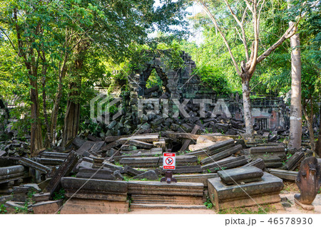 Beng Mealea buddhist temple of Angkor Beng Mealea buddhist temple of Angkor 46578930