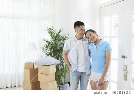 Loving couple in new modern apartment Loving couple in new modern apartment 46581329