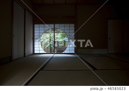 一条恵観山荘　丸窓 46583023