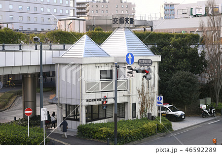 日本の川崎都市景観　武蔵溝ノ口駅（溝の口駅）前の溝口駅前交番など、街並みを望む 46592289